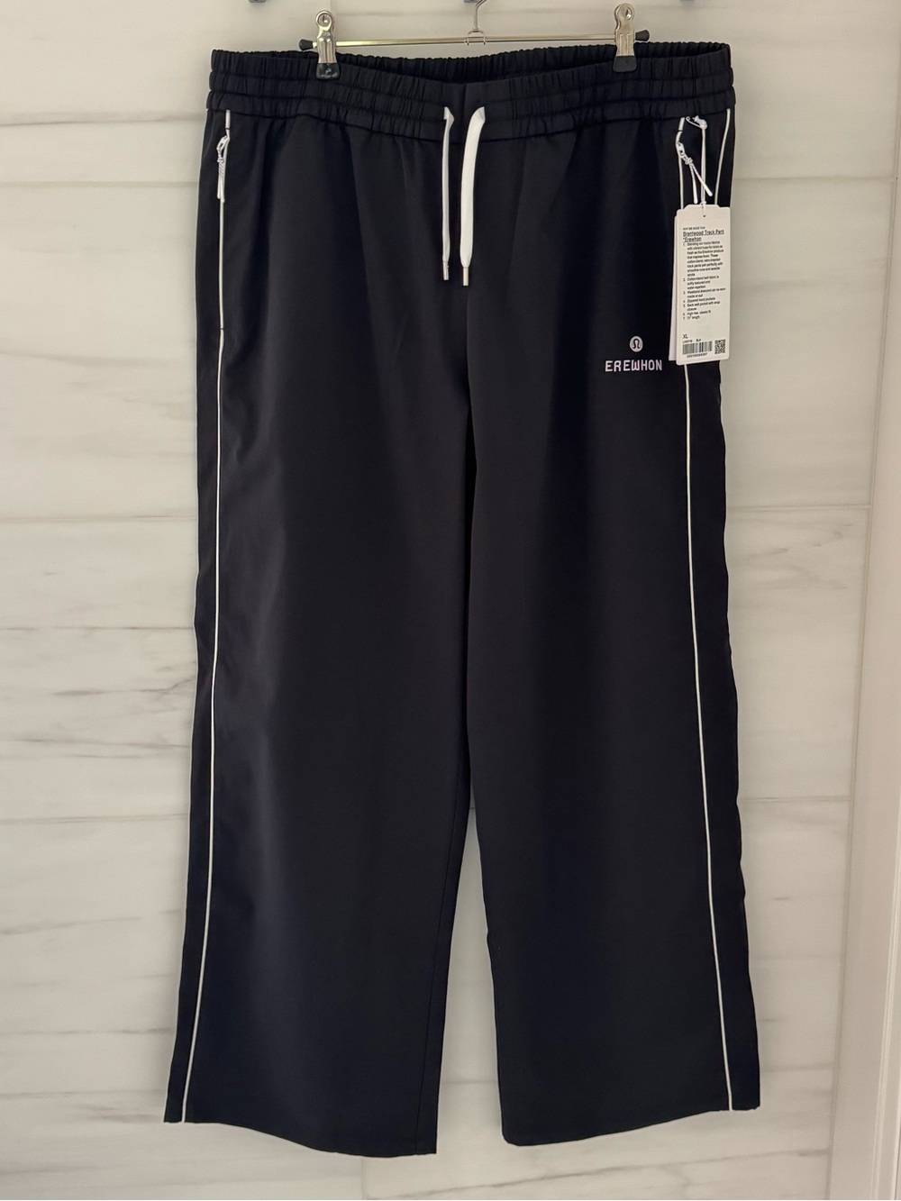 NWT Lululemon Brentwood High-Rise Track Pants Erewhon Collection in Black